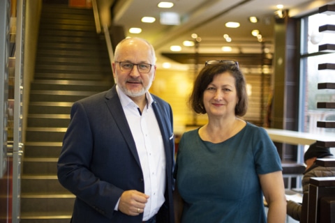 Franchisenehmer Martin Spörker mit Lotte Welzl von der Volkshilfe Jobfabrik (Fotocredit: John Kücükcay)