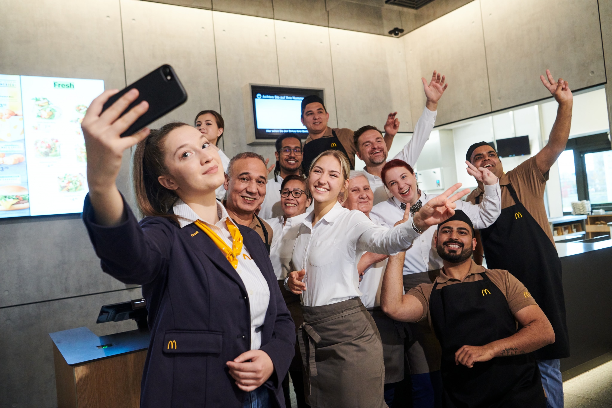 McDonald's-Crew macht Foto