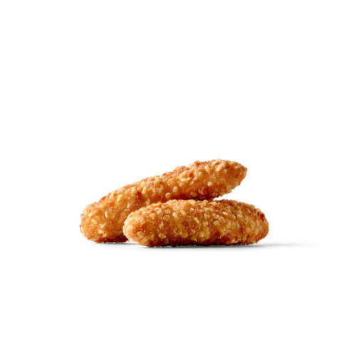 Zwei goldbraun panierte Snack-Sticks auf grünem Hintergrund