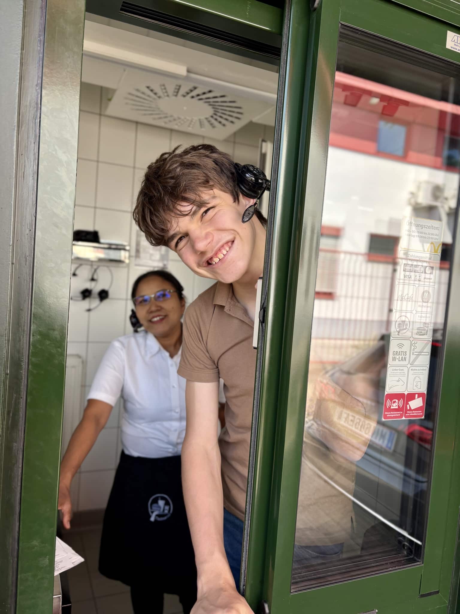 Moirtz im McDrive-Fenster